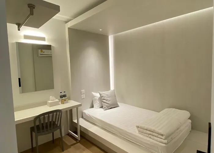 Matini Grandstation Hostel *